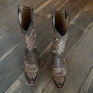 Circle G Ladies Embroidered Leather Boots